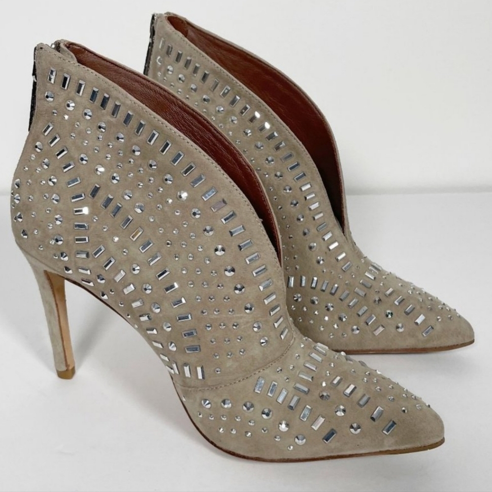 Donald J. Pliner Studded Rhinestone shooties Sz6